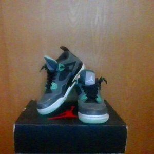 Jordan 4 Retro Green Glow